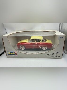 Revell Wartburg 311 Coupe 1:18 Diecast Model Car Red Cream NIB 08418